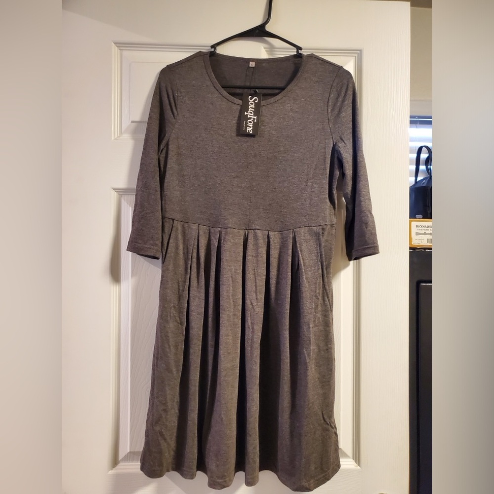Gray Woman’s Pocket Dress